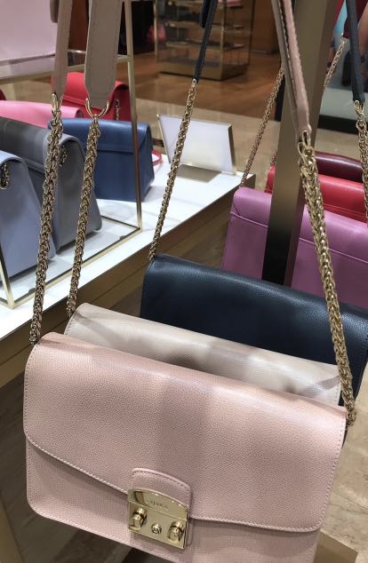 furla metropolis medium top handle bag