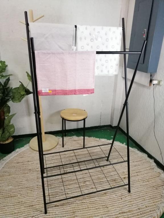 Crossbar garment rack 2025