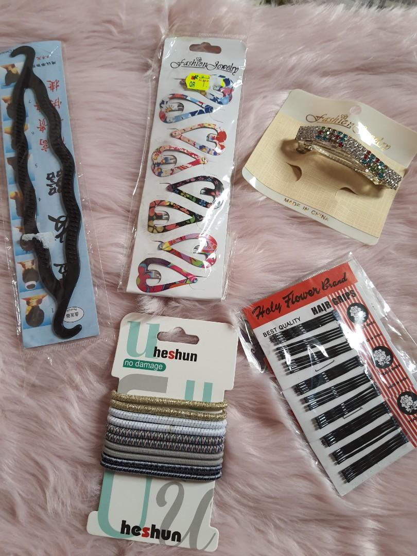 Hair Accessories Bundle (Category: Hair Accessories) located in Manila. Submitted by djianne (Listing ID 1108538944, Image 1). Description: ♡ Take all hair accessories for the price listed. ♡ All are ununsed♡ #9sweldo.