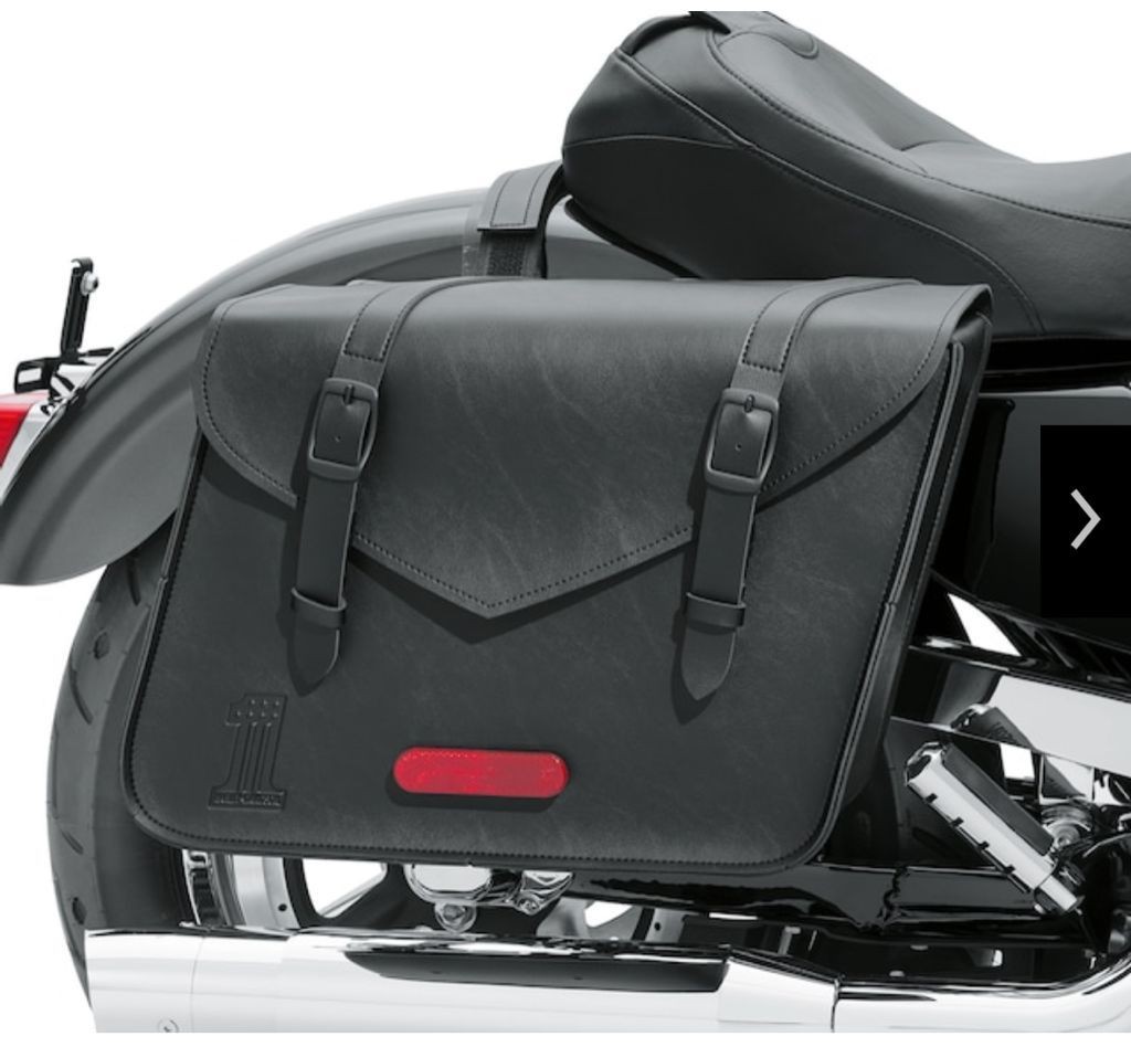 Harley davidsons side bag (right side only), Motorcycles, Motorcycle
