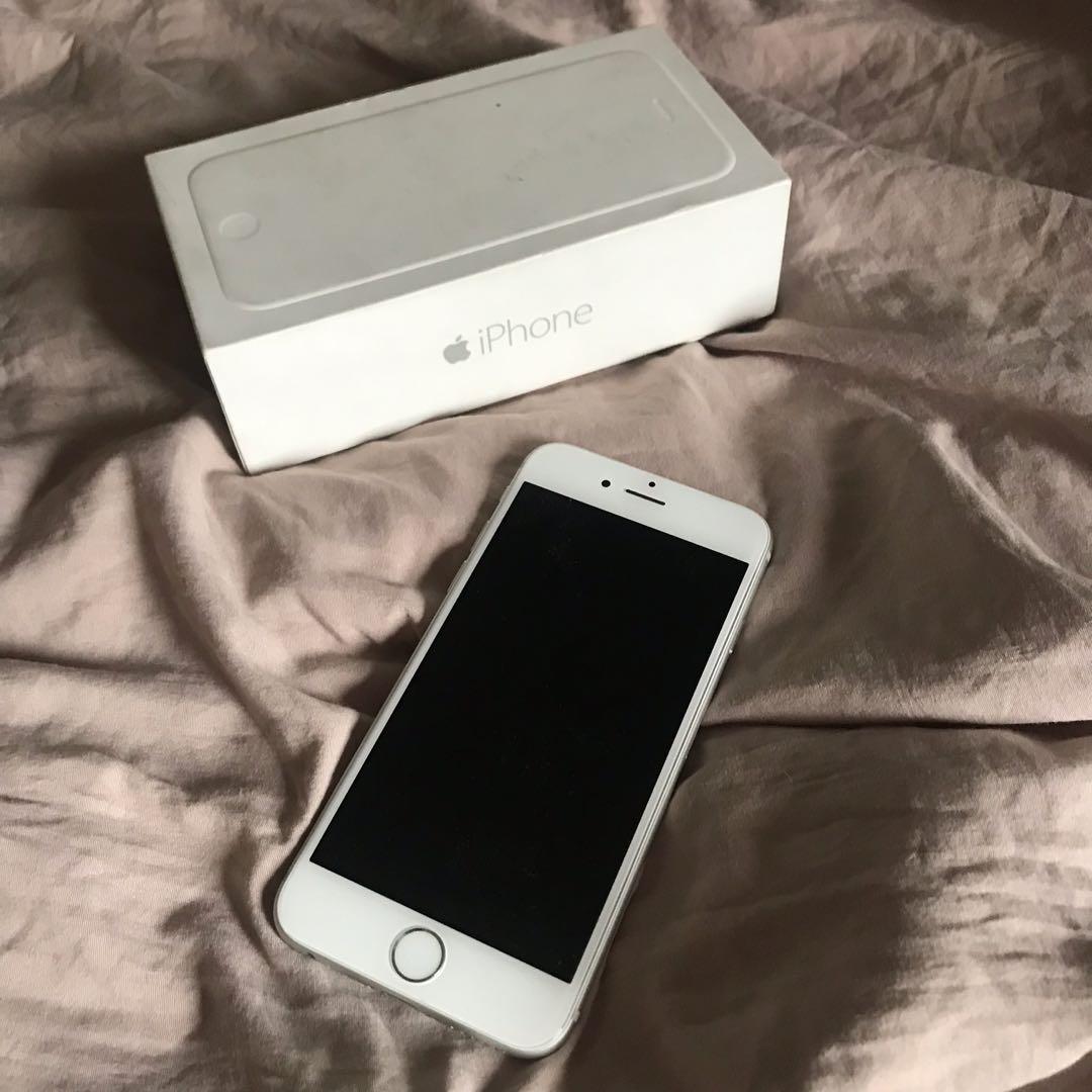 iPhone 6 White (Globe Locked) 64GB (Category: iPhone 6 Series) located in Pasig City. Submitted by springcleaning.mnl (Listing ID 1108555411, Image 1). Description: With minor scratches 64GB With cases Silver No icloud issues No history of repair 51% battery health BOX & UNIT ONLY LAST PRICE. NO HAGGLING.