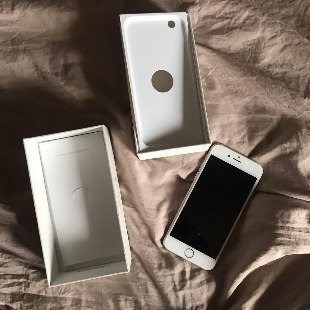 iPhone 6 White (Globe Locked) 64GB (Category: iPhone 6 Series) located in Pasig City. Submitted by springcleaning.mnl (Listing ID 1108555411, Image 2). Description: With minor scratches 64GB With cases Silver No icloud issues No history of repair 51% battery health BOX & UNIT ONLY LAST PRICE. NO HAGGLING.