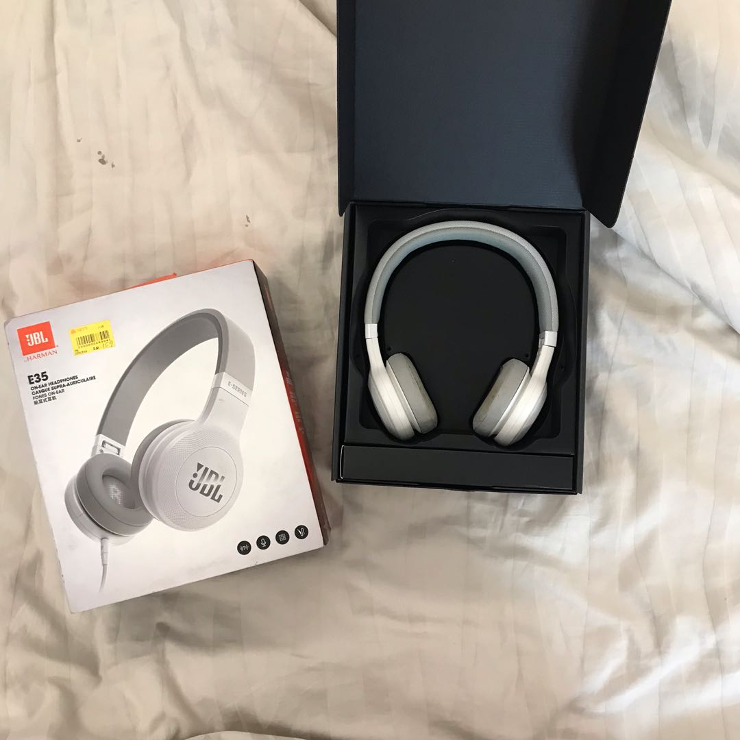 JBL Harman Headphone headset, Audio, Headphones & Headsets on Carousell