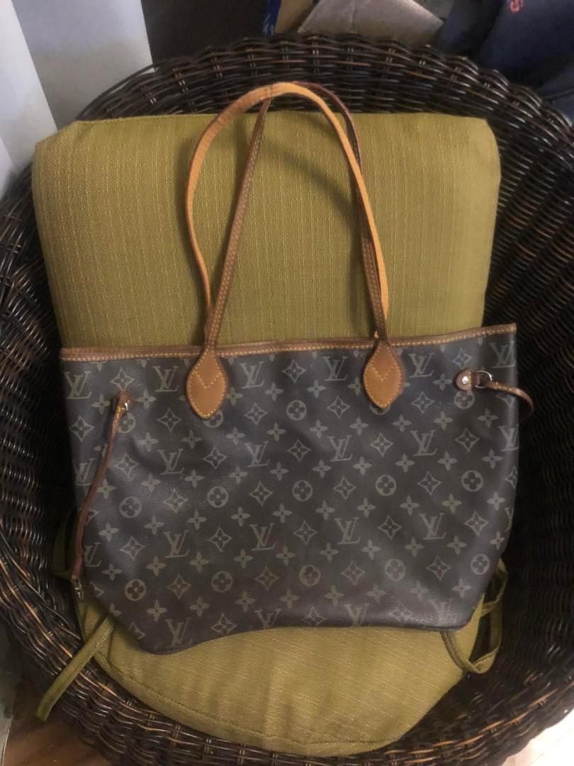 Lv neverfull (Category: Tote Bags) located in Manila. Submitted by 29chi (Listing ID 1108655072, Image 2). Description: selling lv neverfull nabili lng din online not sure if authentic may serial number pm for details thank you po.