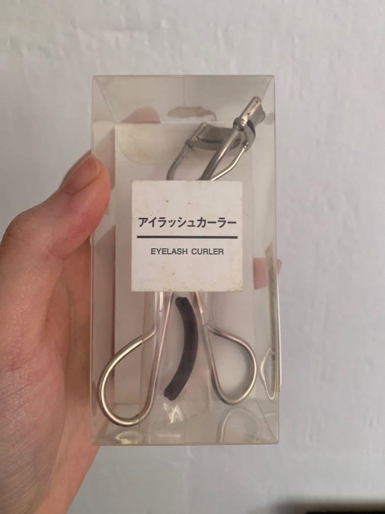 Muji eyelash curler, Beauty & Personal Care, Face, Makeup on Carousell
