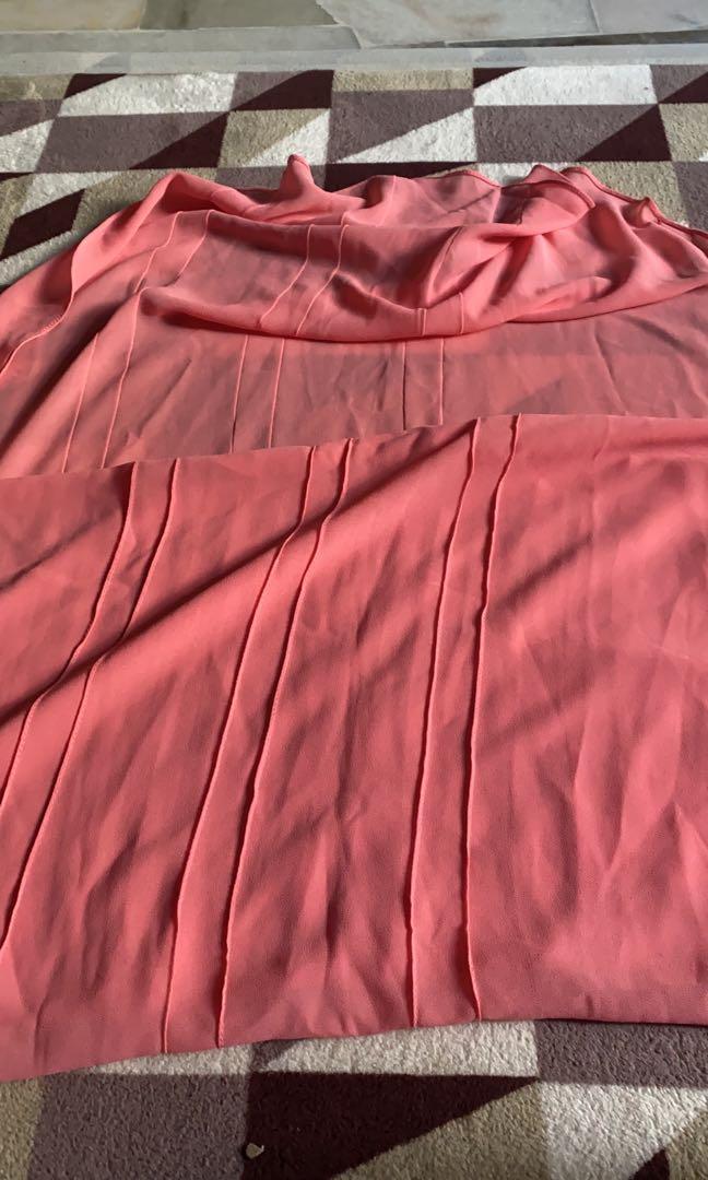 Naelofar basic (Category: Blouses) located in Batu Arang. Submitted by akemi1814 (Listing ID 1108509781, Image 1). Description: Naelofar basic Authentic (never worn).