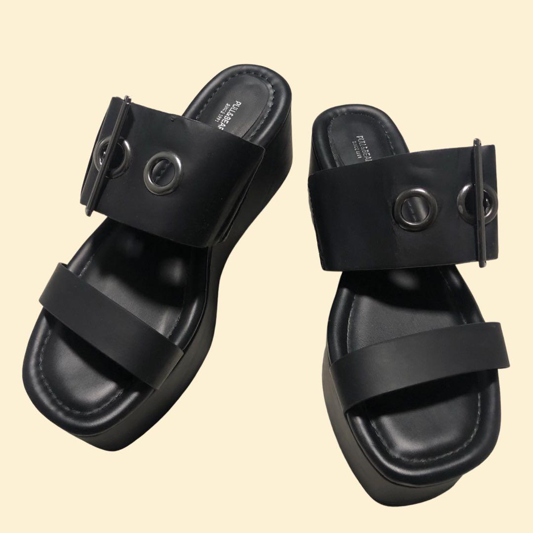 Pull and top bear platform sandals