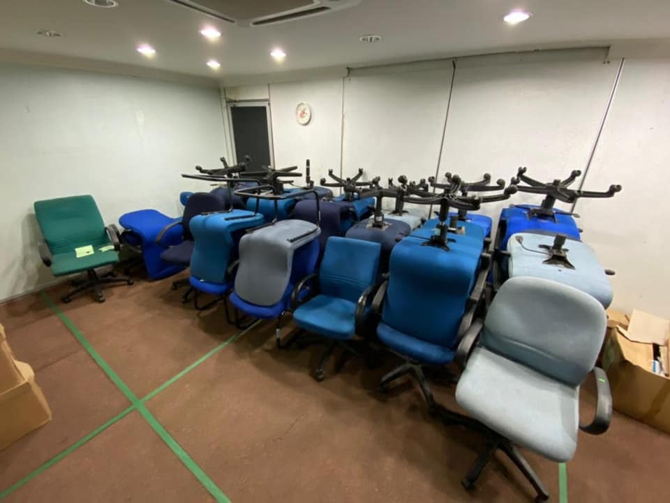 REPAIR KERUSI PEJABAT, Furniture & Home Living, Furniture, Chairs on