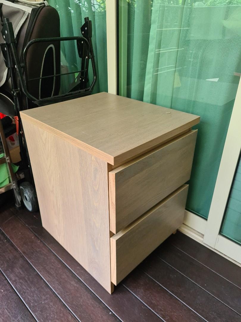Side table (Category: Shelves, Cabinets & Racks) located in Singapore. Submitted by xhobe (Listing ID 1108575264, Image 1). Description: as seen in pics.