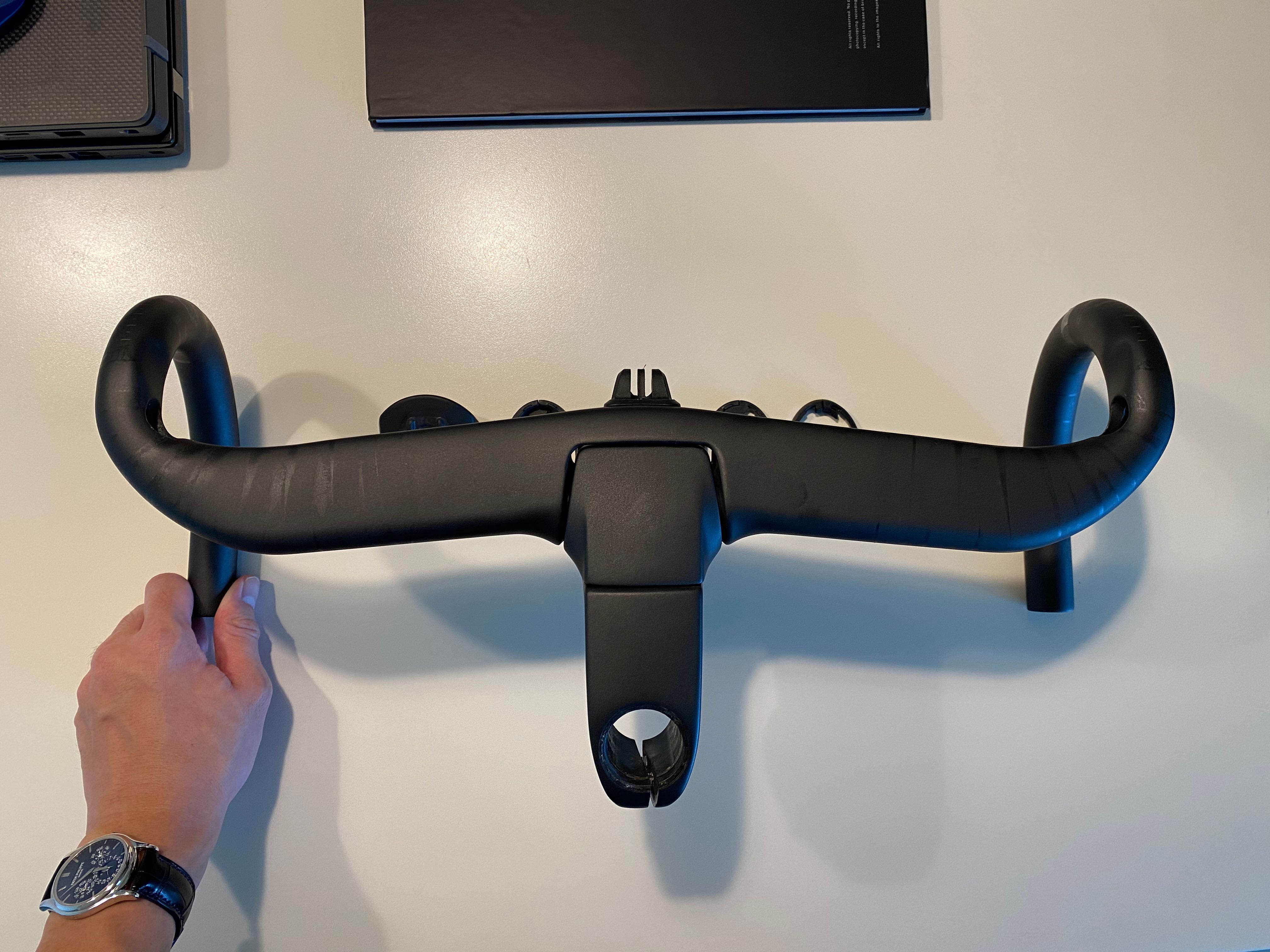 Madone 2025 integrated handlebar