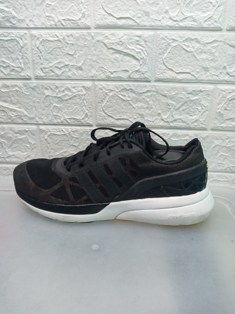 Adidas Cloudfoam Flow Men s Fashion Activewear on Carousell
