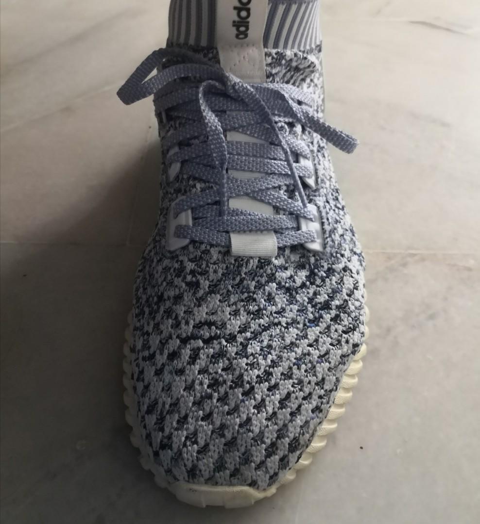 Adidas tubular doom hot sale sock vs yeezy