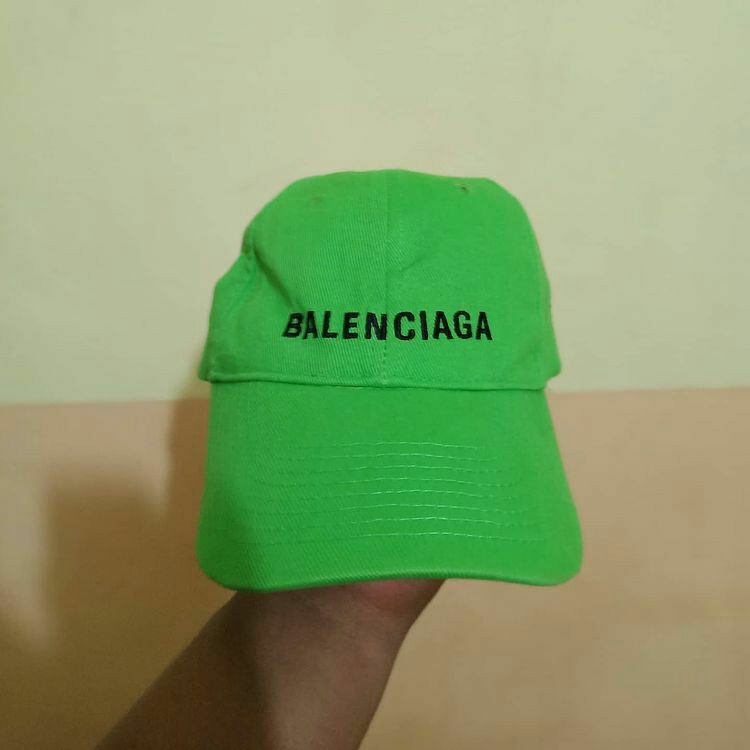 Balenciaga Cap Neon in Green, Fesyen 