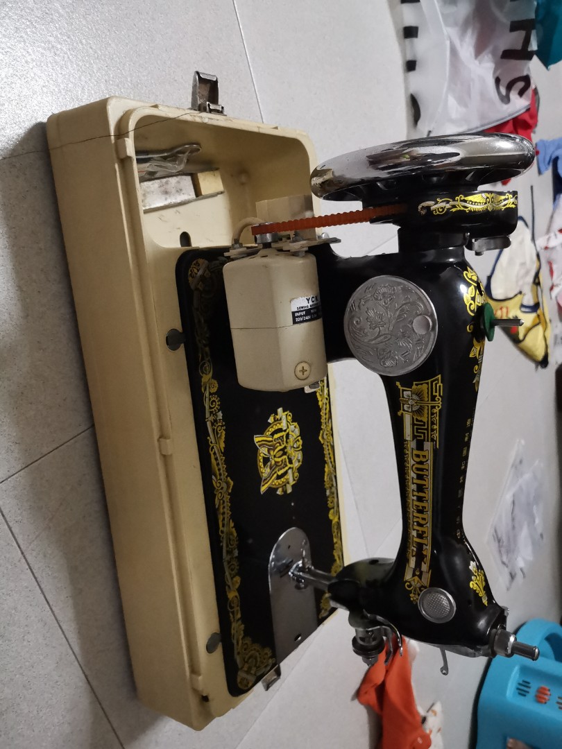 *Reserved* Butterfly Sewing machine, Hobbies & Toys, Stationery & Craft