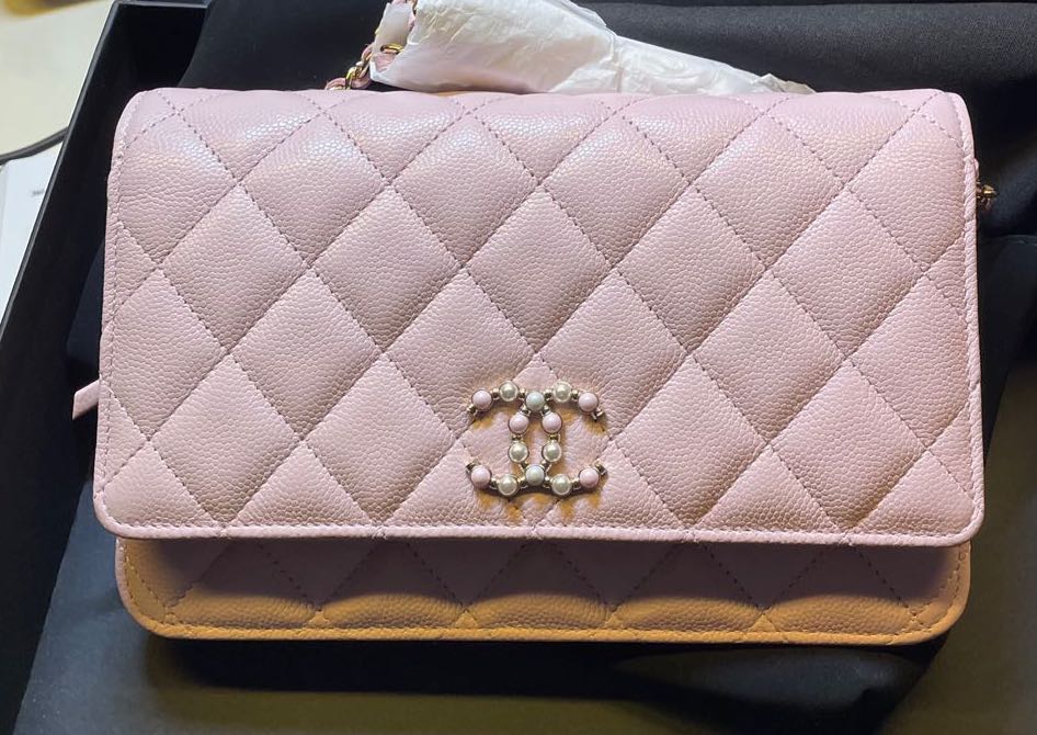 Chanel Coco Candy Wallet on Chain, 21S Light Pink Caviar Leather with Gold  Hardware, Pearl CC, New in Box MA001