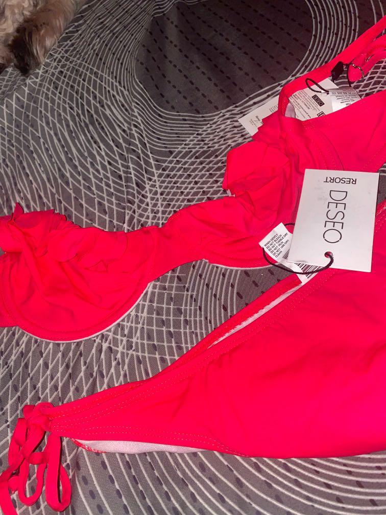 Deseo Pink Bikini (Category: Bikinis & Swimsuits) located in Taguig. Submitted by datsshengie (Listing ID 1108898737, Image 1). Description: .