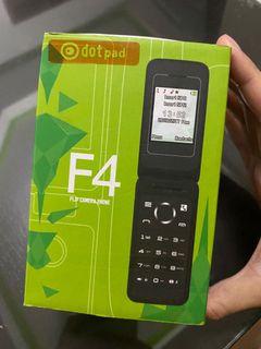 Dotpad f4 flip phone