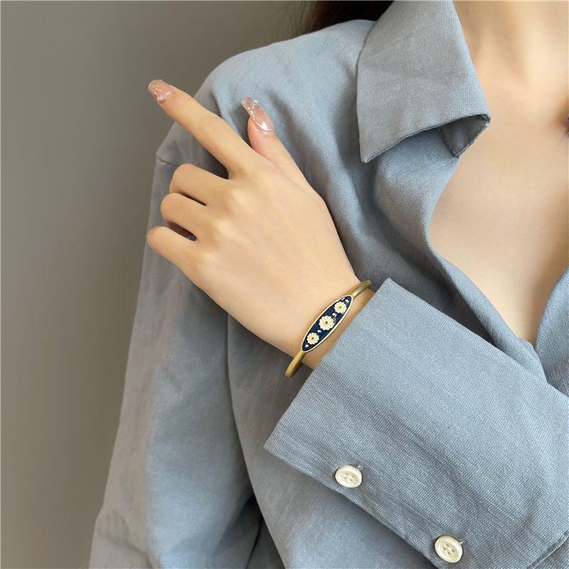 Enamel Daisy Cuff Bracelet Women s Fashion Jewelry Organisers