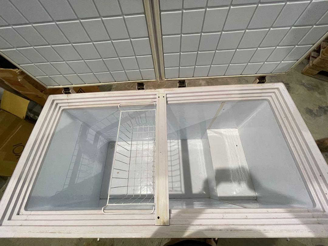 Extra large commercial chest freezer fully working, TV & Home