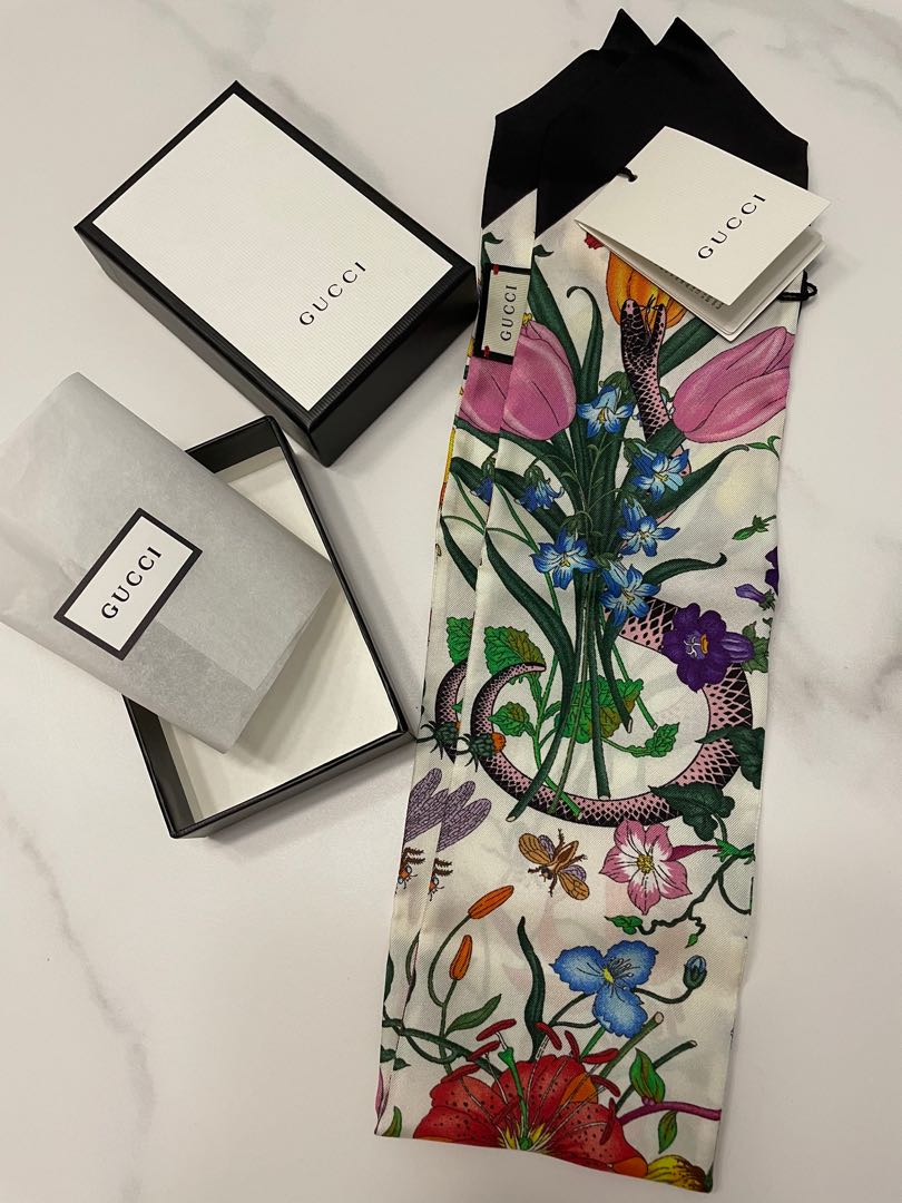 Gucci snake 2025 print scarf