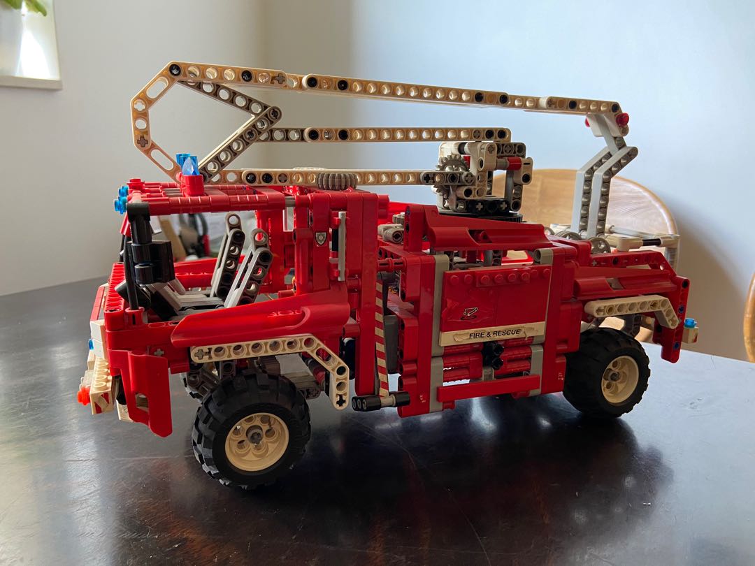 Lego 8289 消防車, 興趣及遊戲, 玩具& 遊戲類- Carousell