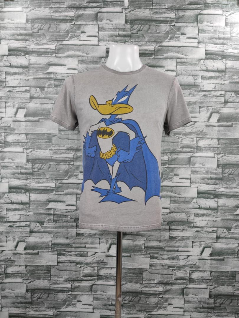 Looney Tunes Duffy Duck Batman Light Gray Shirt, Men's Fashion, Tops &  Sets, Tshirts & Polo Shirts on Carousell