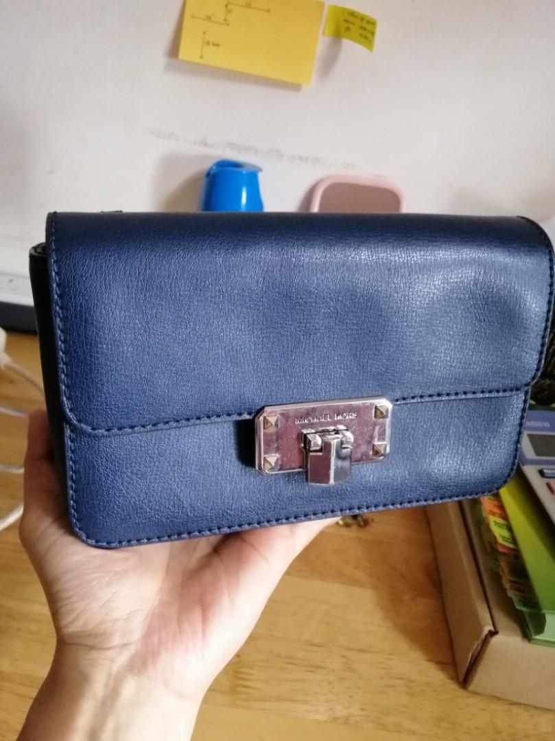 Mk tina hotsell wallet clutch crossbody