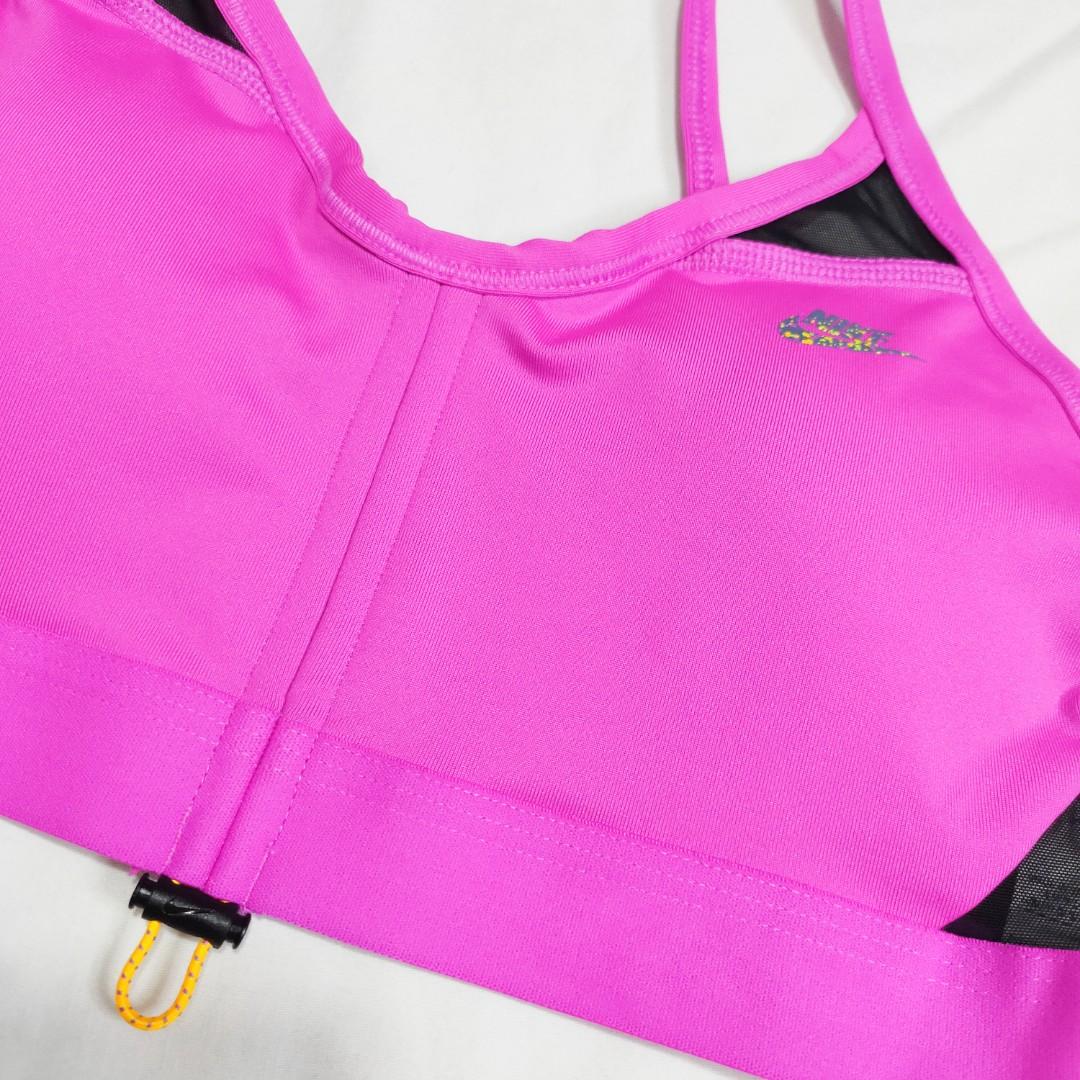 Nike training icon clash sales indy toggle bra in pink