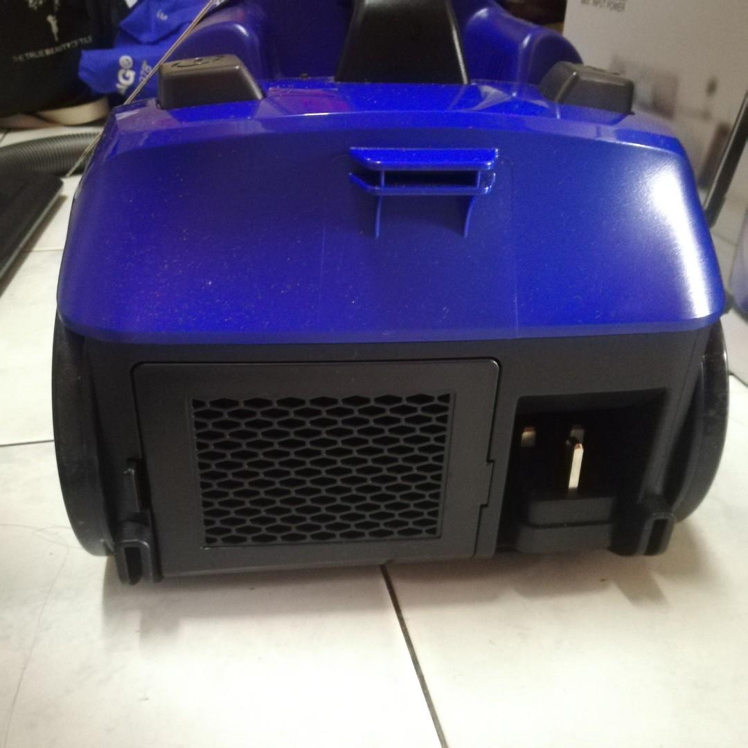 Panasonic MC-CL571AV47 1600W Cyclone Bagless Vacuum ...