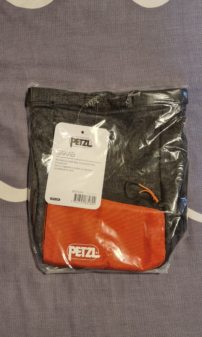 Petzl Chalk Bucket (BN), Sports Equipment, Other Sports Equipment and