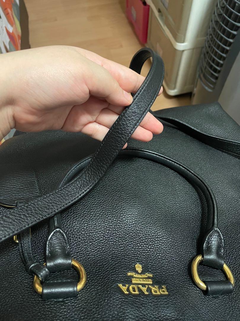 What's In My Bag - Prada Black Vitello Phenix Leather Handbag! 