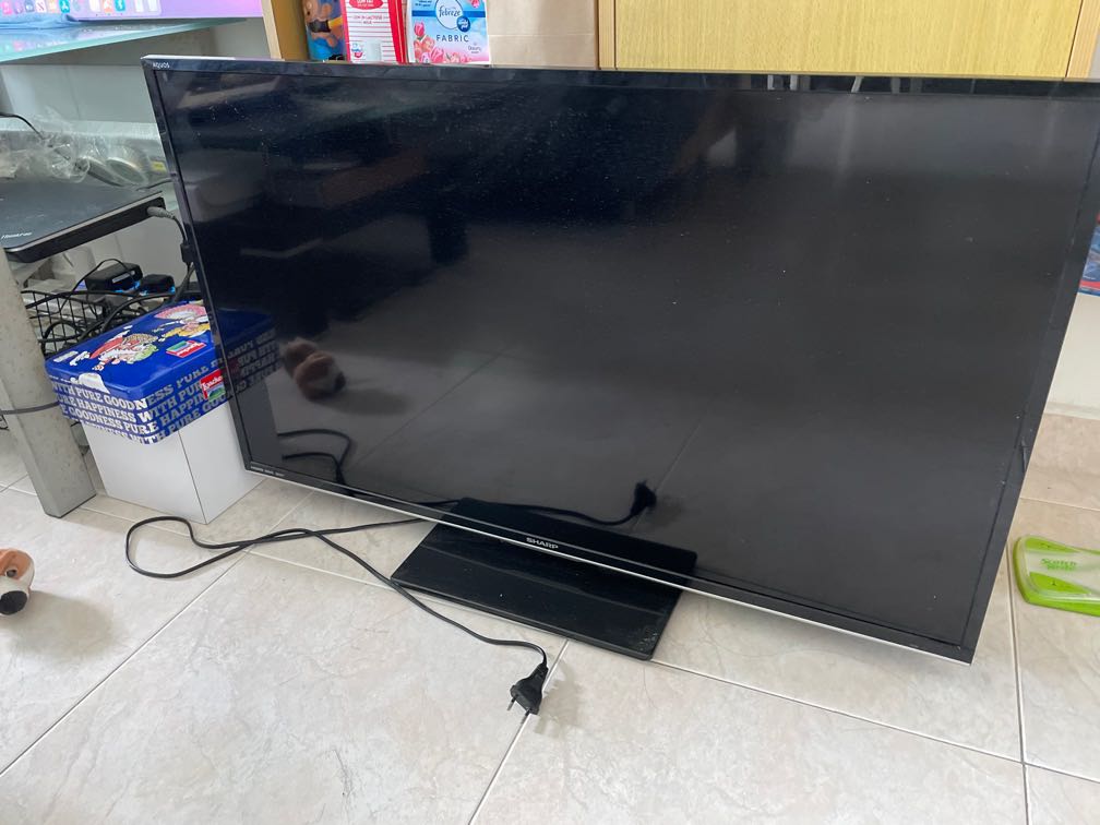 Sharp TV 40‘’, TV & Home Appliances, TV & Entertainment, TV on Carousell