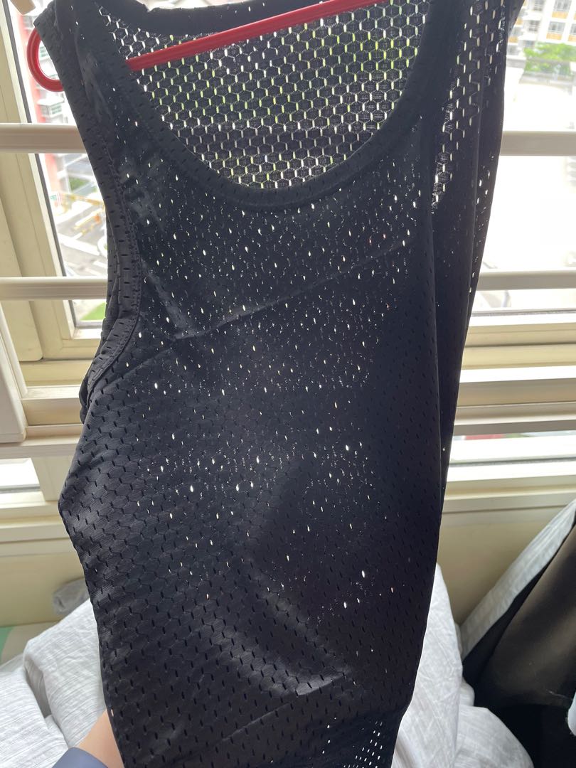 singlet (Category: Sleep and Loungewear) located in Singapore. Submitted by sexyboy92 (Listing ID 1108735946, Image 3). Description: https://twitter.com/poppersrabbits?s=21&t=KPrsO6EweuRO_bKOXhMuxA.