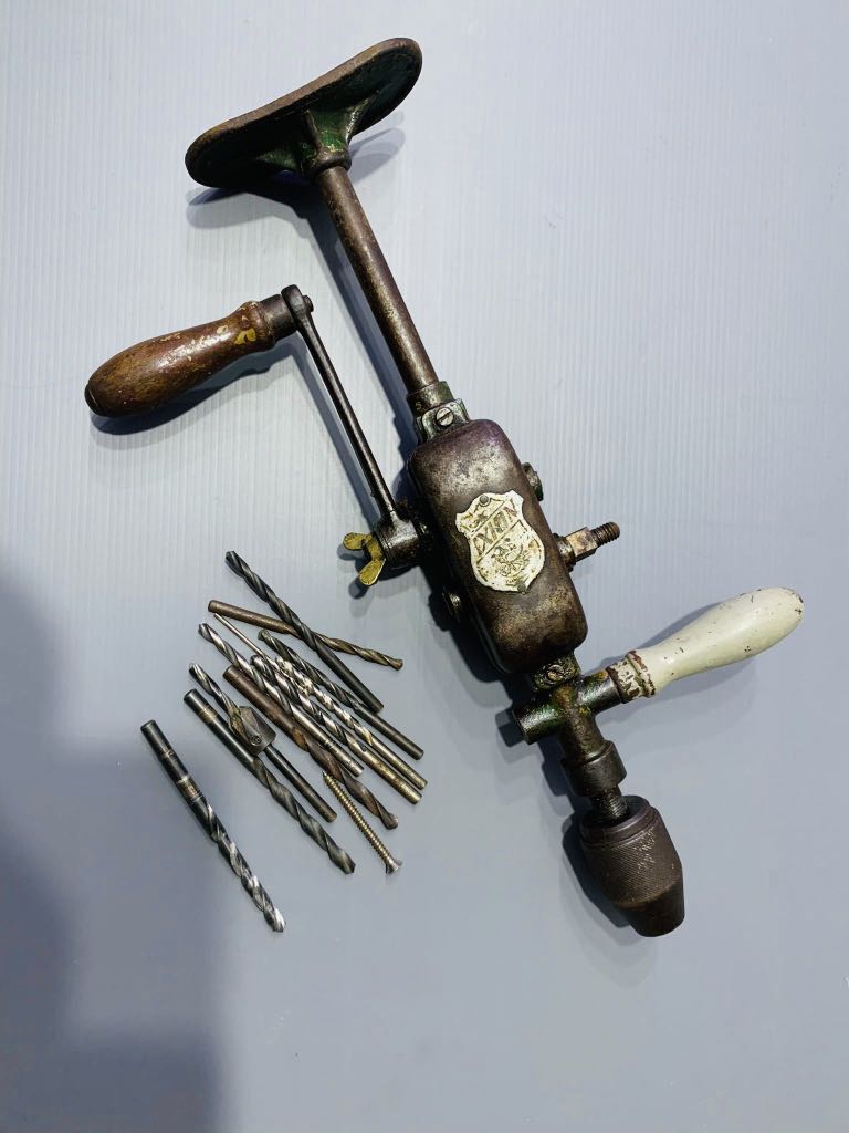 Vintage 80 year old manual hand drill crank craftsman, Hobbies & Toys