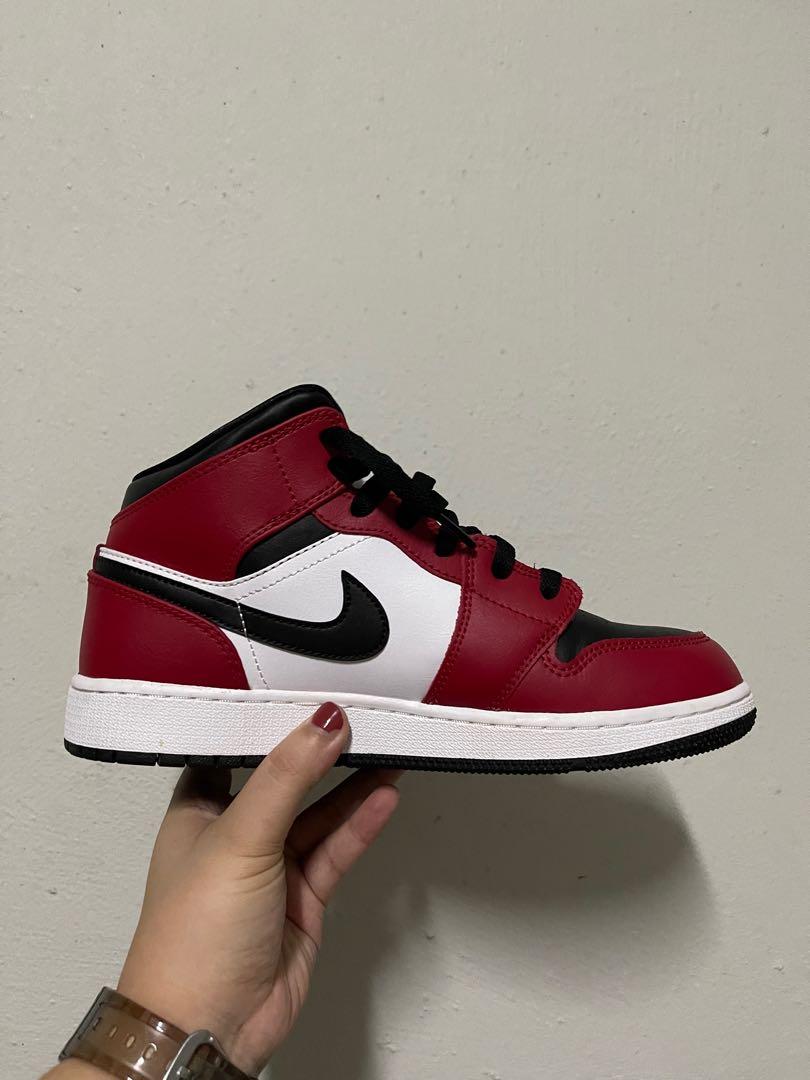 jordan 1s chicago black toe