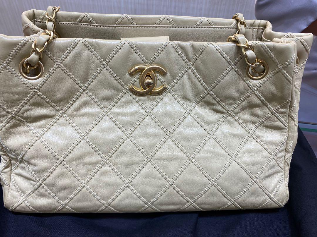 Today only @ S$2200 Authentic Chanel bag. Thin Accordion City