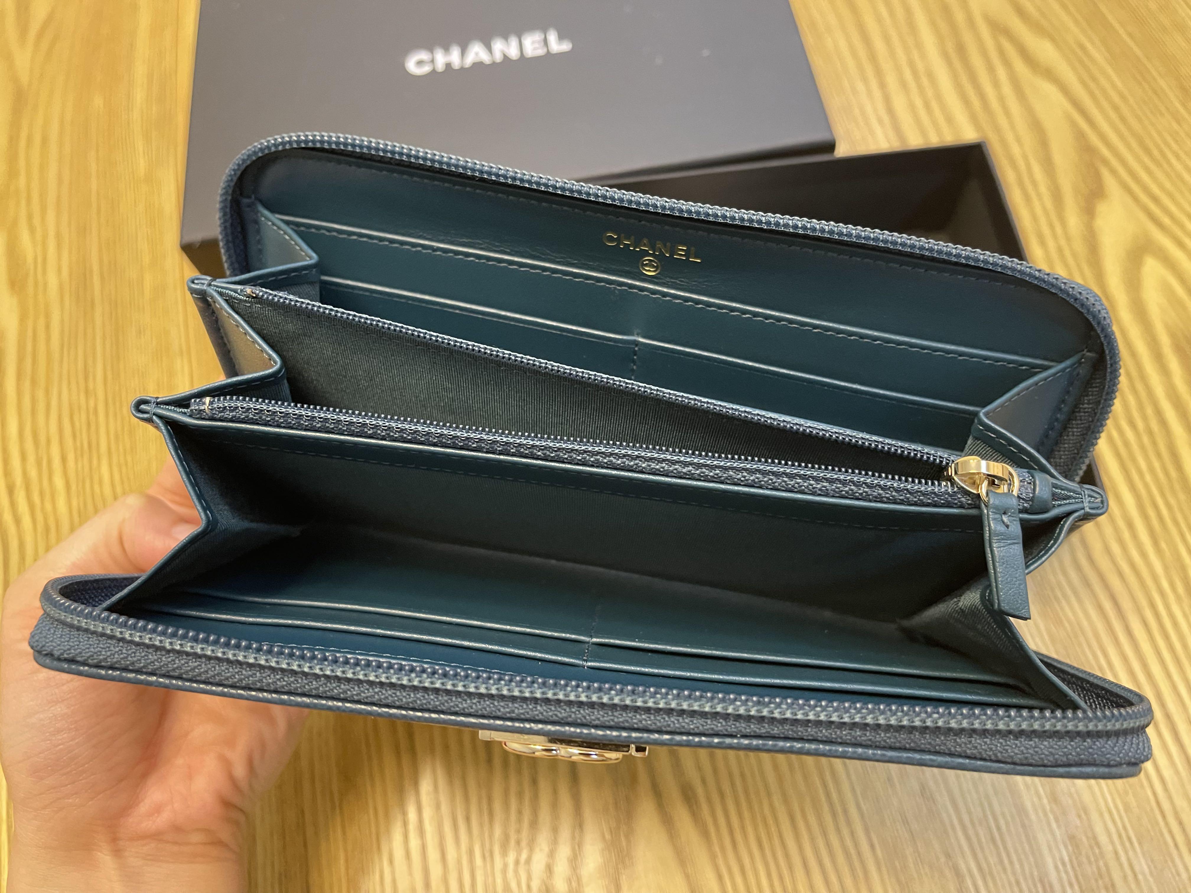 Boy Chanel long zipped wallet, 名牌, 手袋及銀包- Carousell