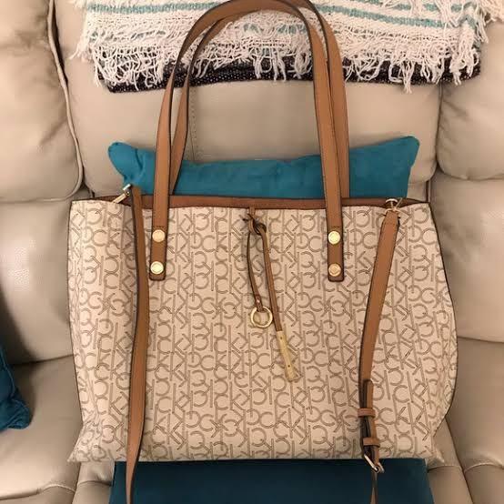 Calvin Klein Big Tote Bag, Women's Fashion, Bags & Wallets, Tote Bags on  Carousell