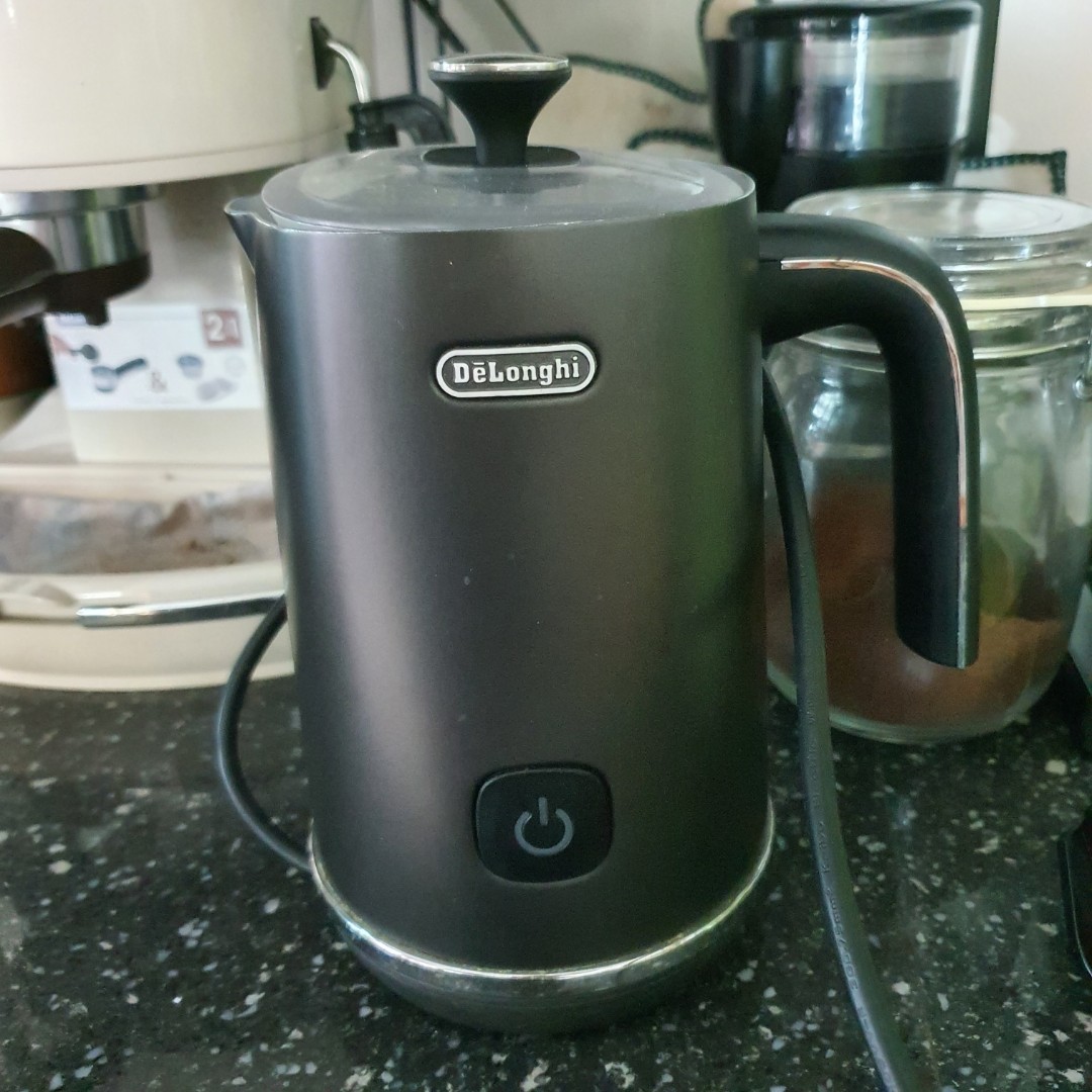 Delonghi Distinta Milk Frother, TV 