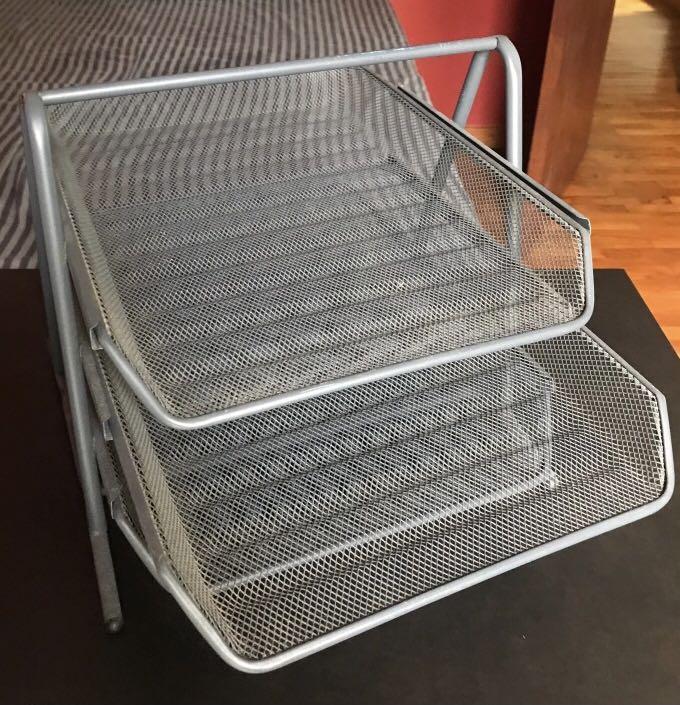 Document Holder (Category: Stationery & School Supplies) located in Singapore. Submitted by jeff1245 (Listing ID 1108933085, Image 2). Description: Document holder, trays movable Price can nego.