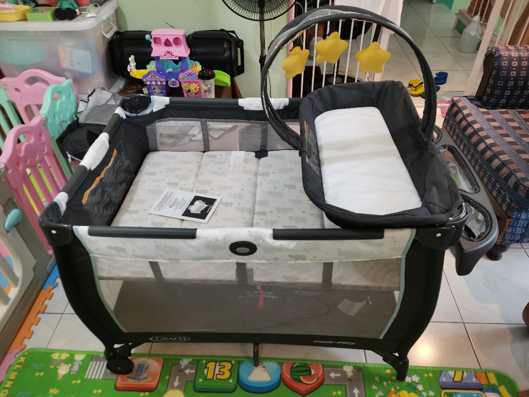 Graco Pack 'N Play Anywhere Dreamer Playard with Babies
