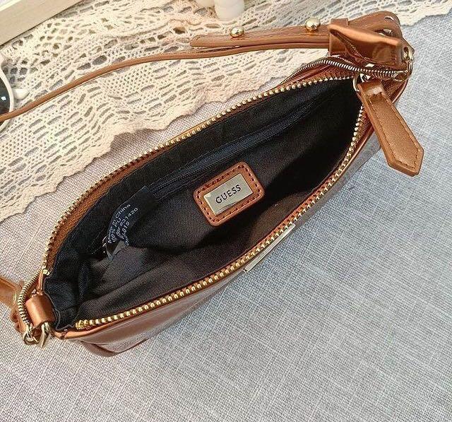 Guess Coney Shoulderbag, Fashion, Wanita di Carousell