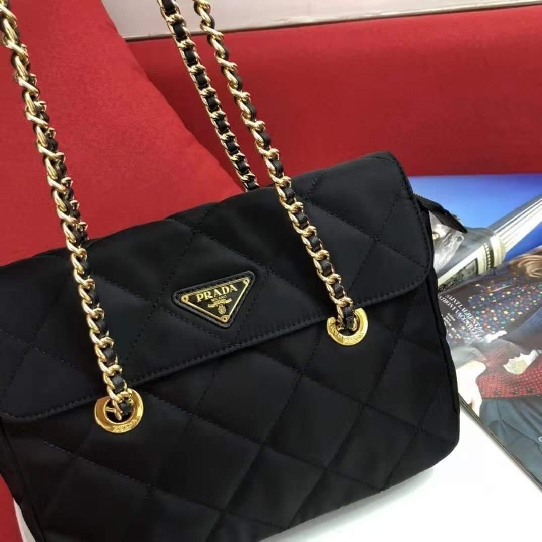 Prada clearance bag japan
