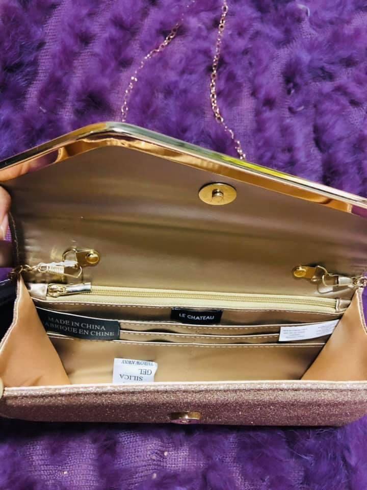 Le chateau bags store