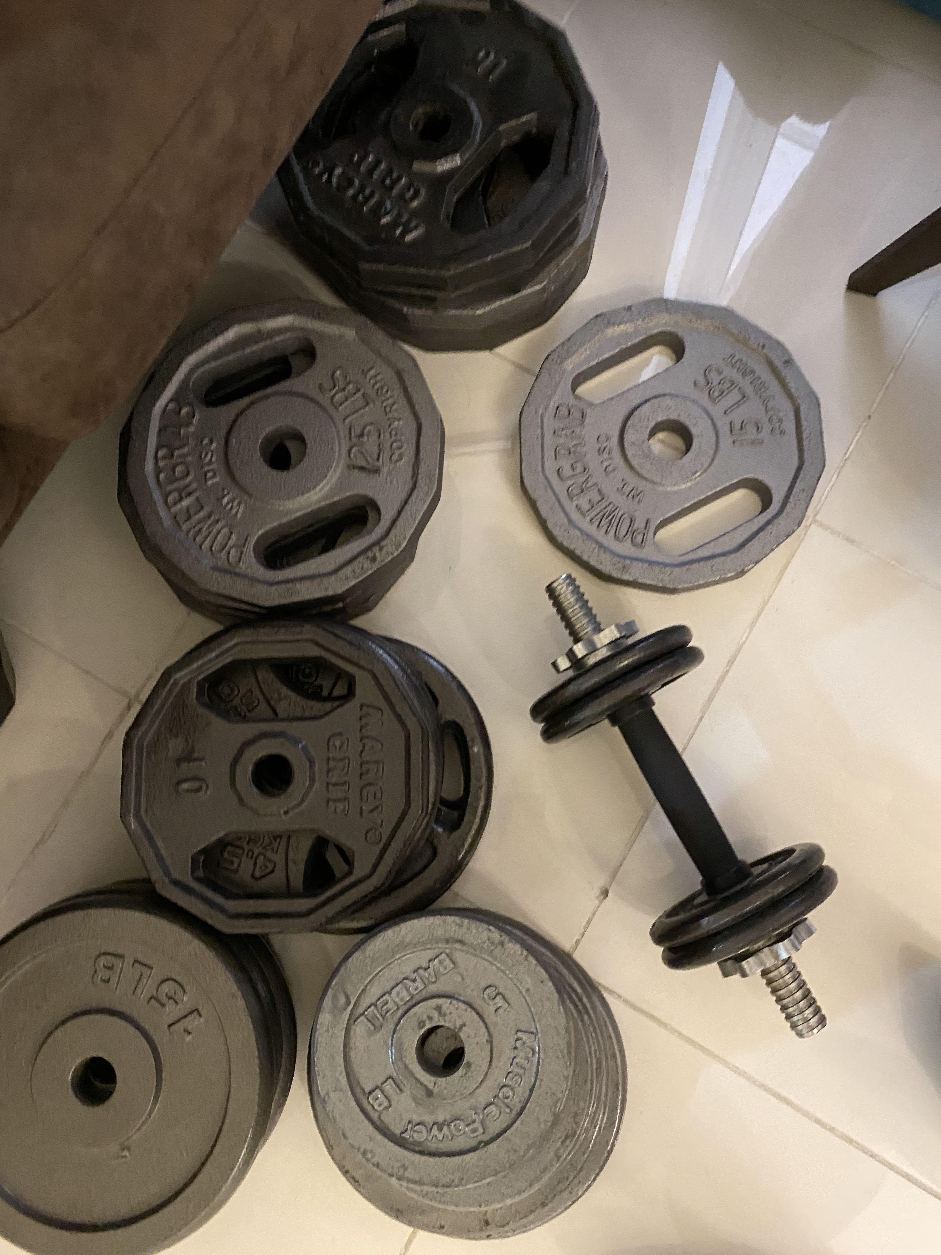 Metal Lifting Plates (Sold Per Pair/ Bulk) (Category: Weights & Dumbbells) located in Pasig City. Submitted by mltopacio (Listing ID 1109131598, Image 1). Description: .