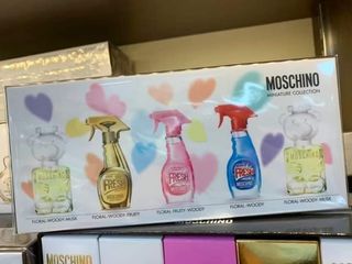 （分類：）位於 。 由 perfumeshop168 提交（商品編號 1108936324，圖片 1）。簡介： 。