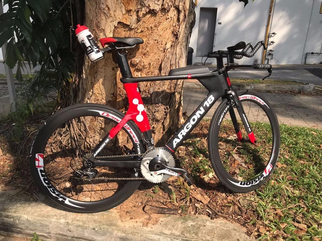 Must go Argon 18 Tri bike E 118. Only used indoors 2x 70.3 s