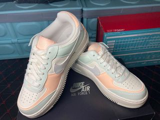 （分類：）位於 。 由 myshoeslo 提交（商品編號 1109131708，圖片 1）。簡介： 。