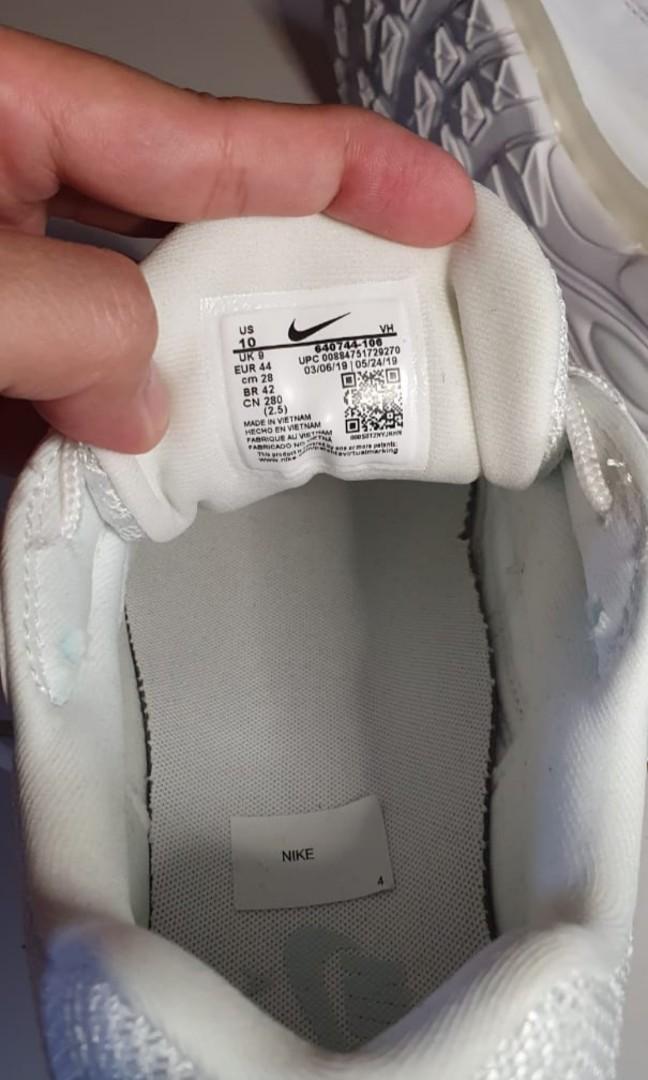 Nike Air Max 98 Triple White, Fesyen Pria, Sepatu , Sneakers di Carousell