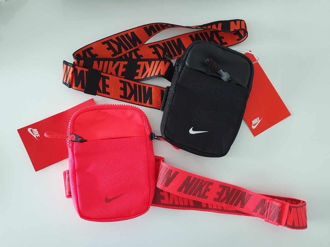 Nike crossbody small pouch, Women's Fashion, Activewear on Carousell